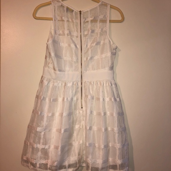 Finn and Clover Woman’s Dress - Picture 2 of 3